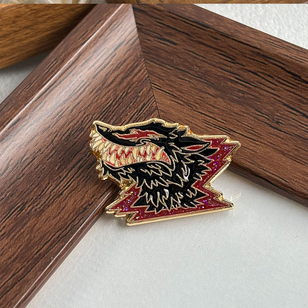 Fanged Wolf Metal Brooch, Dark - Vintage Collectible Clothing reseña y precio