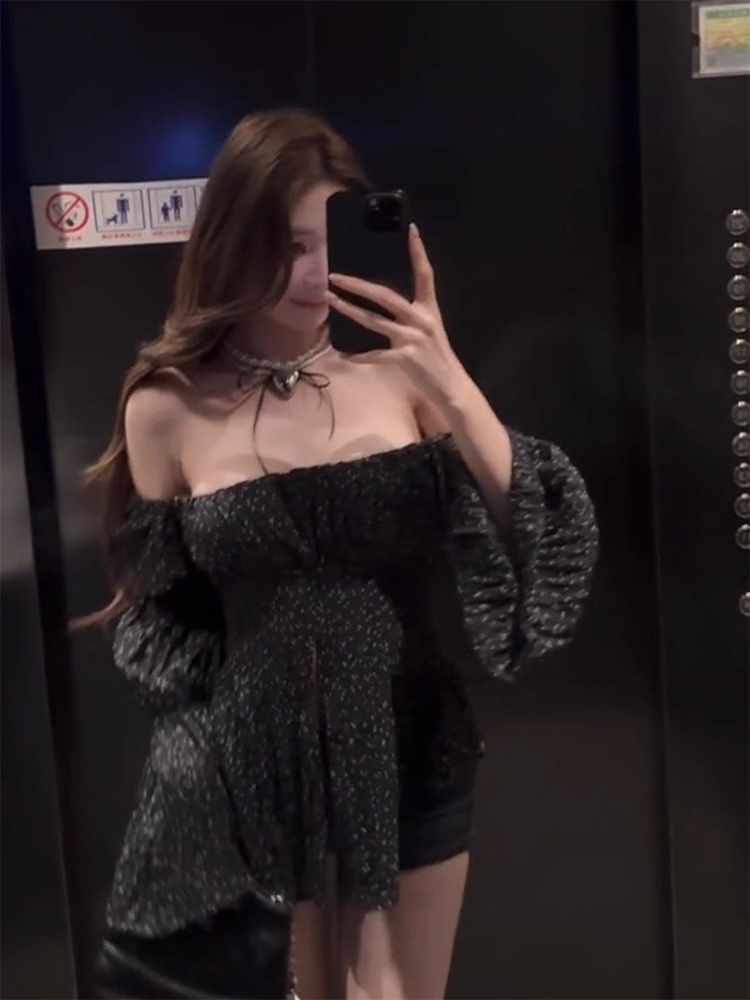 Black Bell Sleeve Top And High - Vintage Collectible Bells reseña y precio