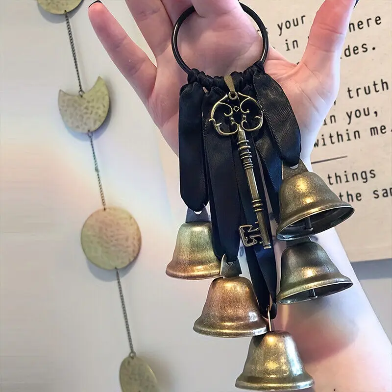 Witch Style Vintage Key with S - Vintage Collectible Bells reseña y precio
