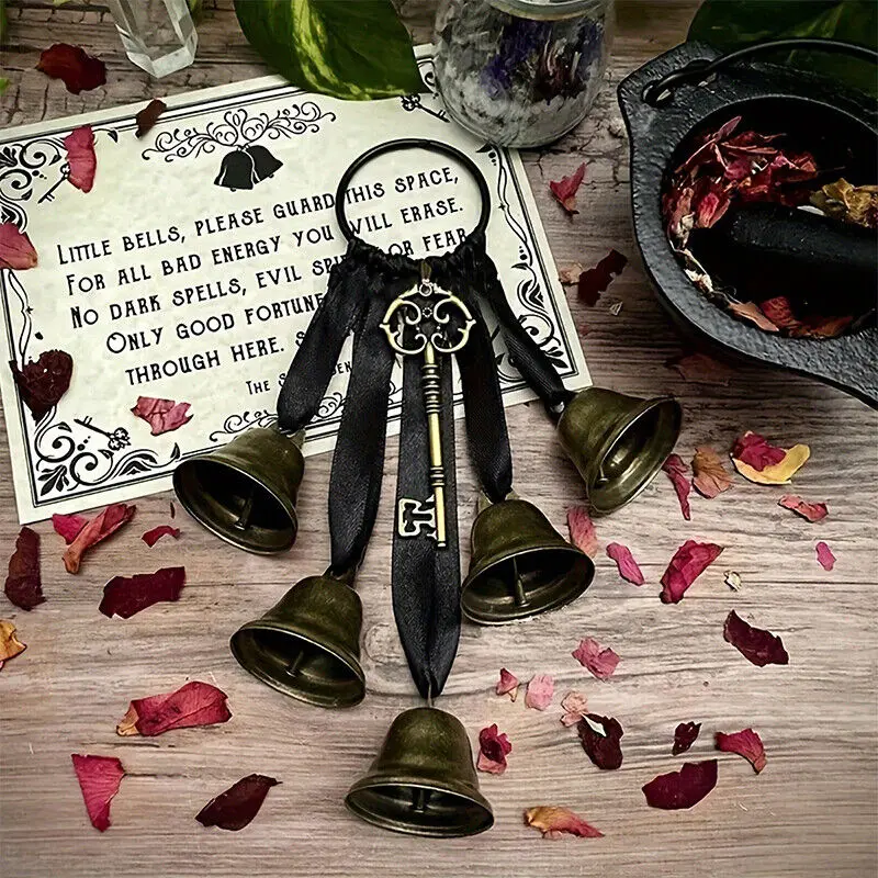 Witch Style Vintage Key with S - Vintage Collectible Bells reseña y precio