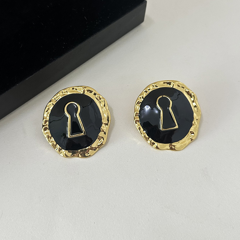 Exaggerated Black Enameled All - Vintage Collectible Accessories reseña y precio